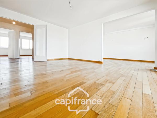 VINCENNES, Boulevard de la Libération, 5 pièces de 102 m² avec balcon, stationnement et cave