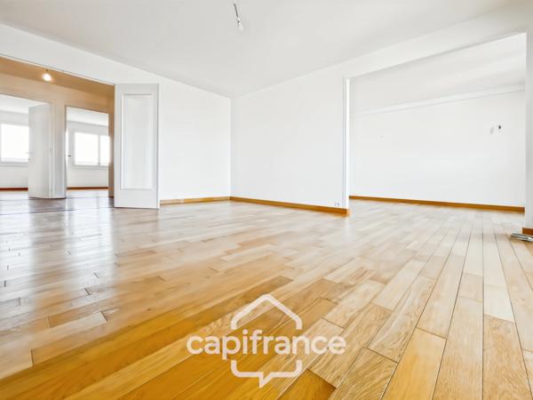 VINCENNES, Boulevard de la Libération, 5 pièces de 102 m² avec balcon, stationnement et cave