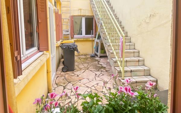 Maison à vendre    5 pièces •  Saint-Denis