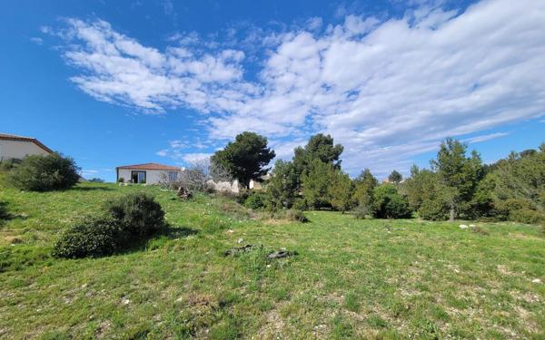 Villa plain pied 4 faces de 134m² sur terrain paysagé de 1470m²