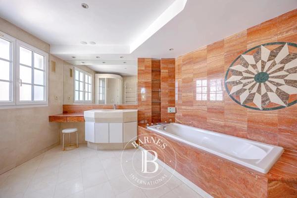 Garches, Maison 5 Chambres -  269 m² à vendre