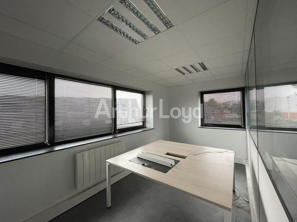 Bureau à louer à Lesquin dans immeuble de standing proche aéroport et accès autoroutes