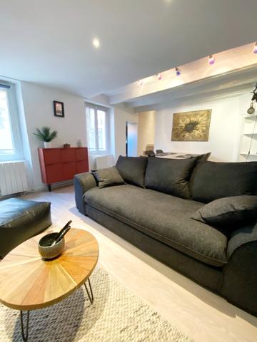 Annecy centre   Rue Carnot   T3 rénové avec balcon