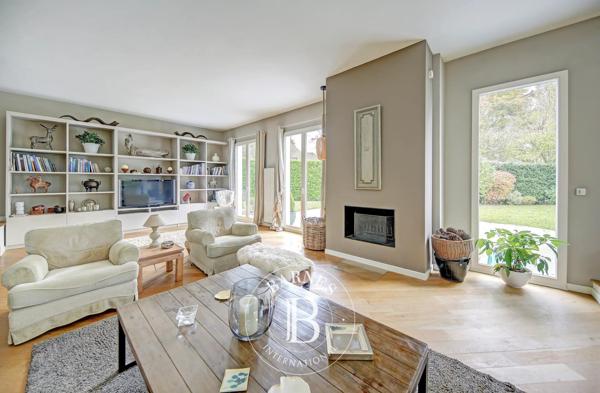 Saint-Nom-la-Bretèche, Maison 4 Chambres -  246 m² à vendre
