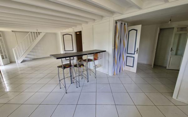 Maison à louer    4 pièces • 95 m2 Sainte-Rose