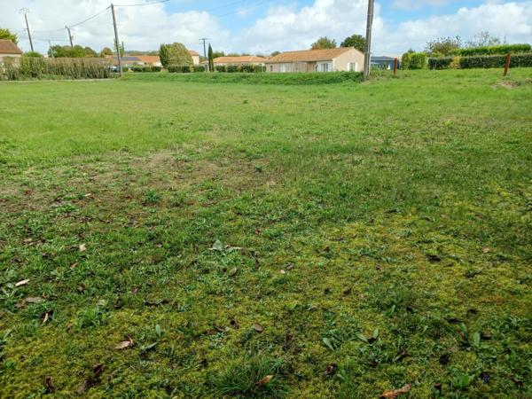 Terrain à bâtir 1702 m2.