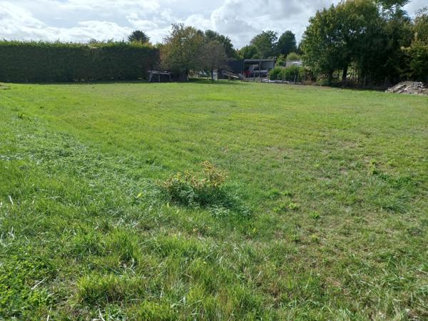 Terrain à bâtir 1702 m2.