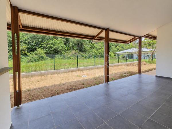 Location Maison 4 Pièce(s) MACOURIA (97355) 1 147 €