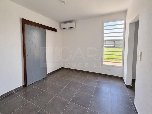 Location Maison 4 Pièce(s) MACOURIA (97355) 1 147 €