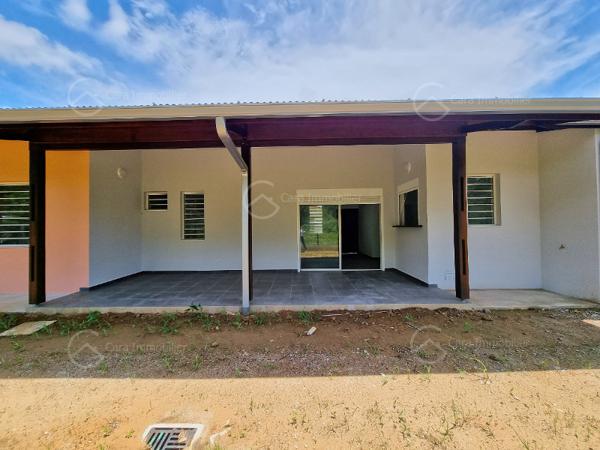 Location Maison 4 Pièce(s) MACOURIA (97355) 1 147 €