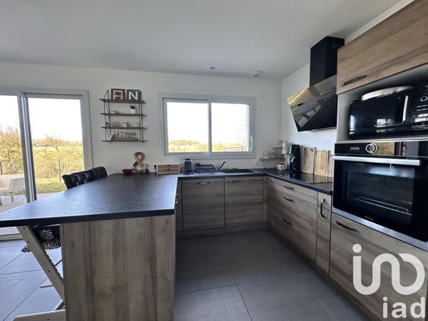 Maison 7 pièces de 114 m² à Sainte-Foy (85150)