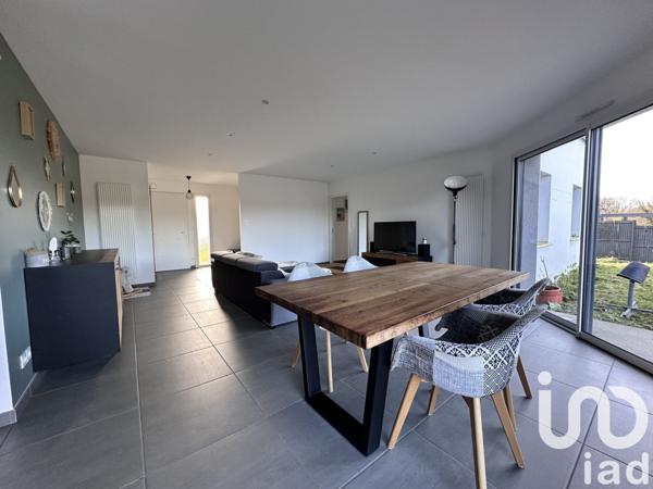 Maison 7 pièces de 114 m² à Sainte-Foy (85150)