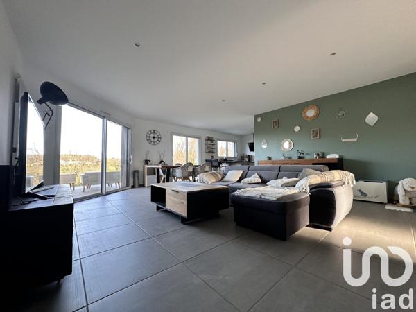 Maison 7 pièces de 114 m² à Sainte-Foy (85150)