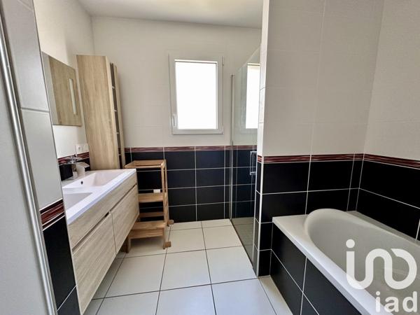 Maison 7 pièces de 114 m² à Sainte-Foy (85150)