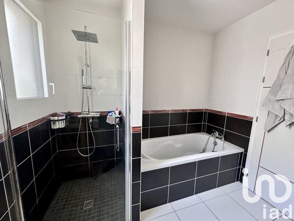 Maison 7 pièces de 114 m² à Sainte-Foy (85150)