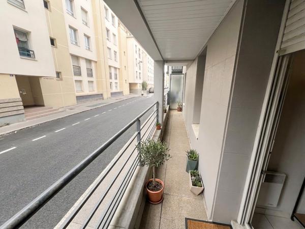 Appartement
         3 pièces
        - 69 m² 264 900 € *