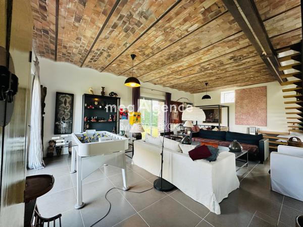 Maison à Villethierry, 89140 - 5 pièces 257m²