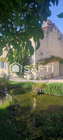 Très belle longère rénovée avec goût . Vous vous retrouvez dans un coin tranquille ou passez de bonnes vacances et puisez votre energie