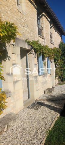 Très belle longère rénovée avec goût . Vous vous retrouvez dans un coin tranquille ou passez de bonnes vacances et puisez votre energie