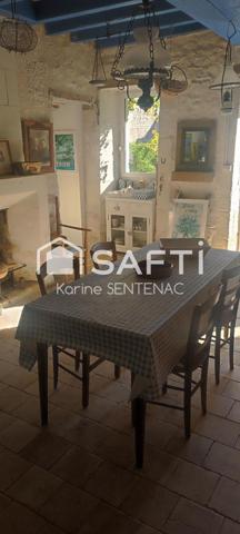 Très belle longère rénovée avec goût . Vous vous retrouvez dans un coin tranquille ou passez de bonnes vacances et puisez votre energie