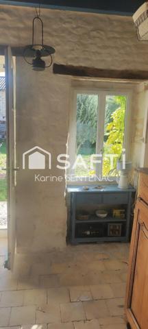 Très belle longère rénovée avec goût . Vous vous retrouvez dans un coin tranquille ou passez de bonnes vacances et puisez votre energie