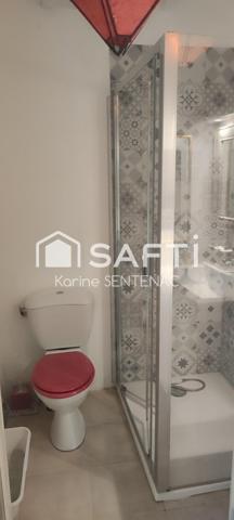 Très belle longère rénovée avec goût . Vous vous retrouvez dans un coin tranquille ou passez de bonnes vacances et puisez votre energie