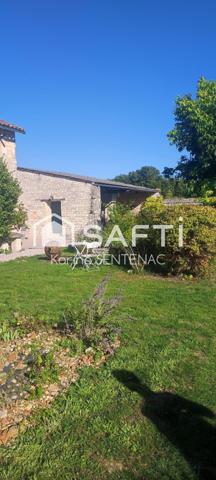 Très belle longère rénovée avec goût . Vous vous retrouvez dans un coin tranquille ou passez de bonnes vacances et puisez votre energie