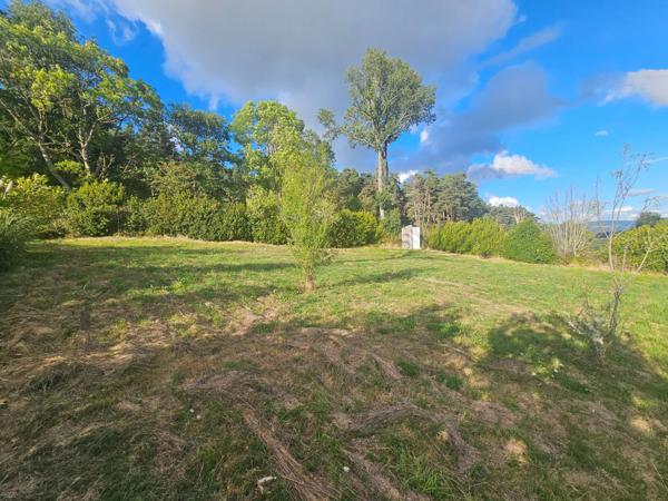 Terrain constructible 1669 m² Val D'Arcomie (15320)