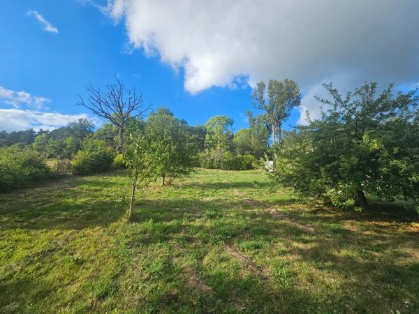 Terrain constructible 1669 m² Val D'Arcomie (15320)