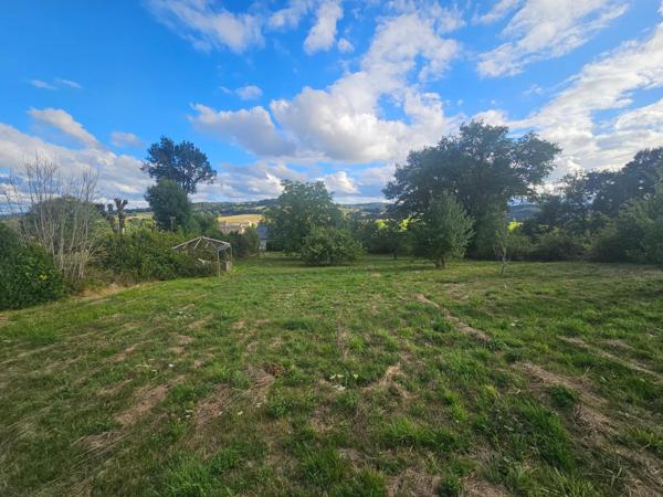 Terrain constructible 1669 m² Val D'Arcomie (15320)