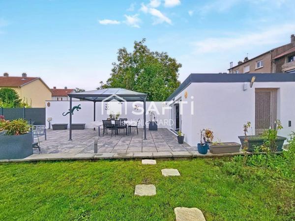 Maison individuelle rénovée avec piscine, coup de cœur assuré !