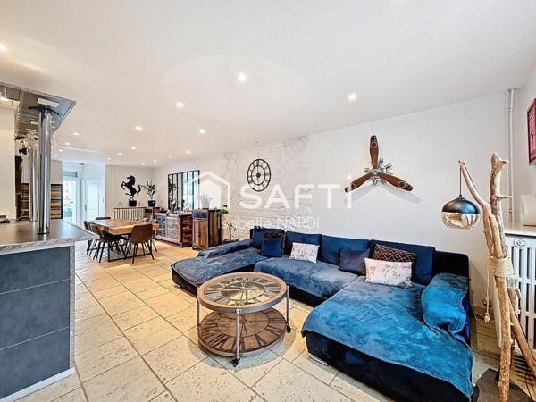 Maison individuelle rénovée avec piscine, coup de cœur assuré !