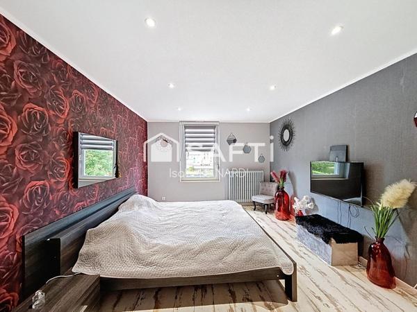 Maison individuelle rénovée avec piscine, coup de cœur assuré !