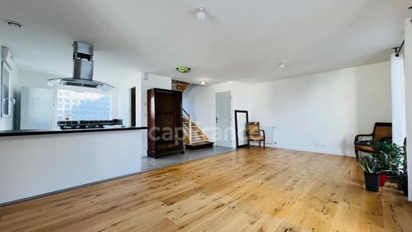 Quimper (29) - Maison centre ville de 75,21 m² habitable - 124 m² utiles - Terrasse - Double garage.