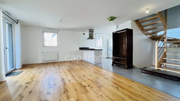 Quimper (29) - Maison centre ville de 75,21 m² habitable - 124 m² utiles - Terrasse - Double garage.