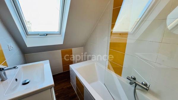 Quimper (29) - Maison centre ville de 75,21 m² habitable - 124 m² utiles - Terrasse - Double garage.