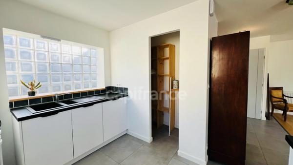 Quimper (29) - Maison centre ville de 75,21 m² habitable - 124 m² utiles - Terrasse - Double garage.