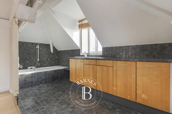 Le Mesnil-le-Roi, Maison 3 Chambres -  197 m² à vendre