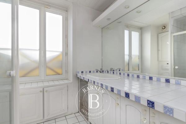 Le Mesnil-le-Roi, Maison 3 Chambres -  197 m² à vendre