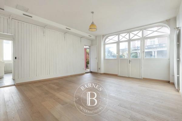 Le Mesnil-le-Roi, Maison 3 Chambres -  197 m² à vendre