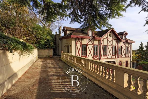 Le Mesnil-le-Roi, Maison 3 Chambres -  197 m² à vendre