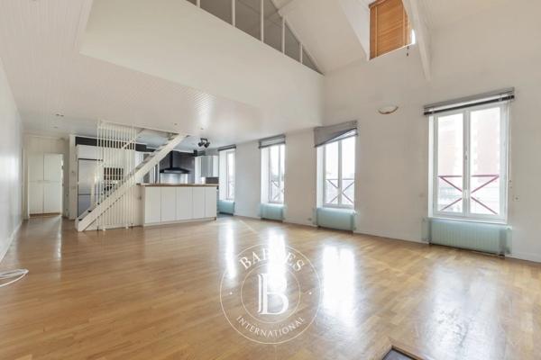 Le Mesnil-le-Roi, Maison 3 Chambres -  197 m² à vendre