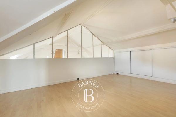 Le Mesnil-le-Roi, Maison 3 Chambres -  197 m² à vendre