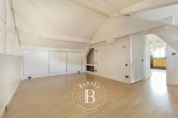 Le Mesnil-le-Roi, Maison 3 Chambres -  197 m² à vendre