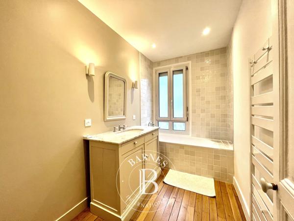 Tours, Maison de ville 6 Chambres  à vendre