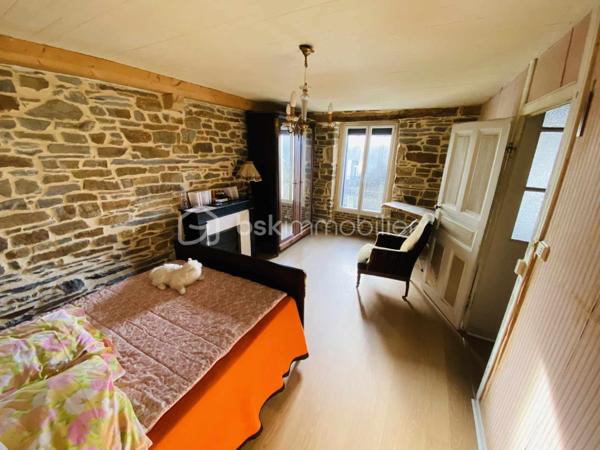 Maison en pierre de 1 638 m²