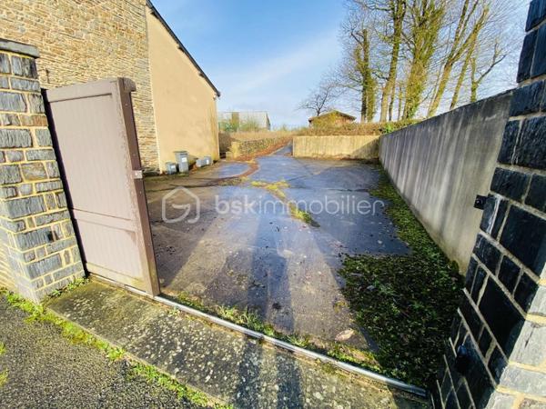 Maison en pierre de 1 638 m²