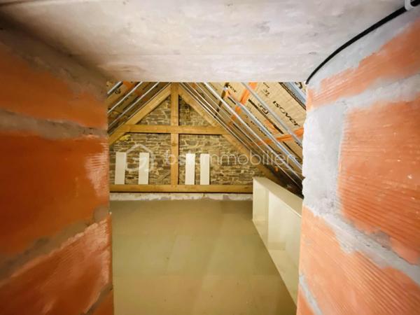 Maison en pierre de 1 638 m²