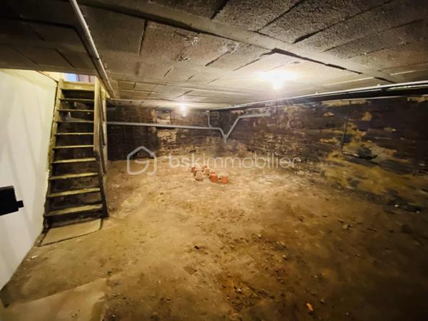 Maison en pierre de 1 638 m²