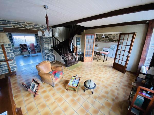 Maison en pierre de 1 638 m²